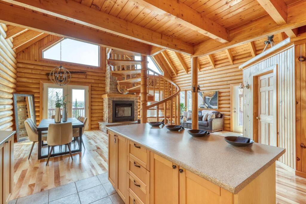 Le Courchevel Luxe Chalet - Private Pool - Jacuzzi - Ski Saint Adolphe D'Howard Exterior photo